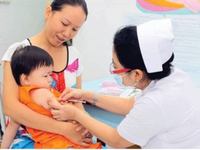 Đi tiêm vaccine, bạn có biết là tiêm những chất gì vào người con không?